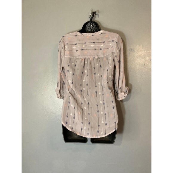 Maurices sheer gray/purple arrow design blouse - Picture 6 of 6